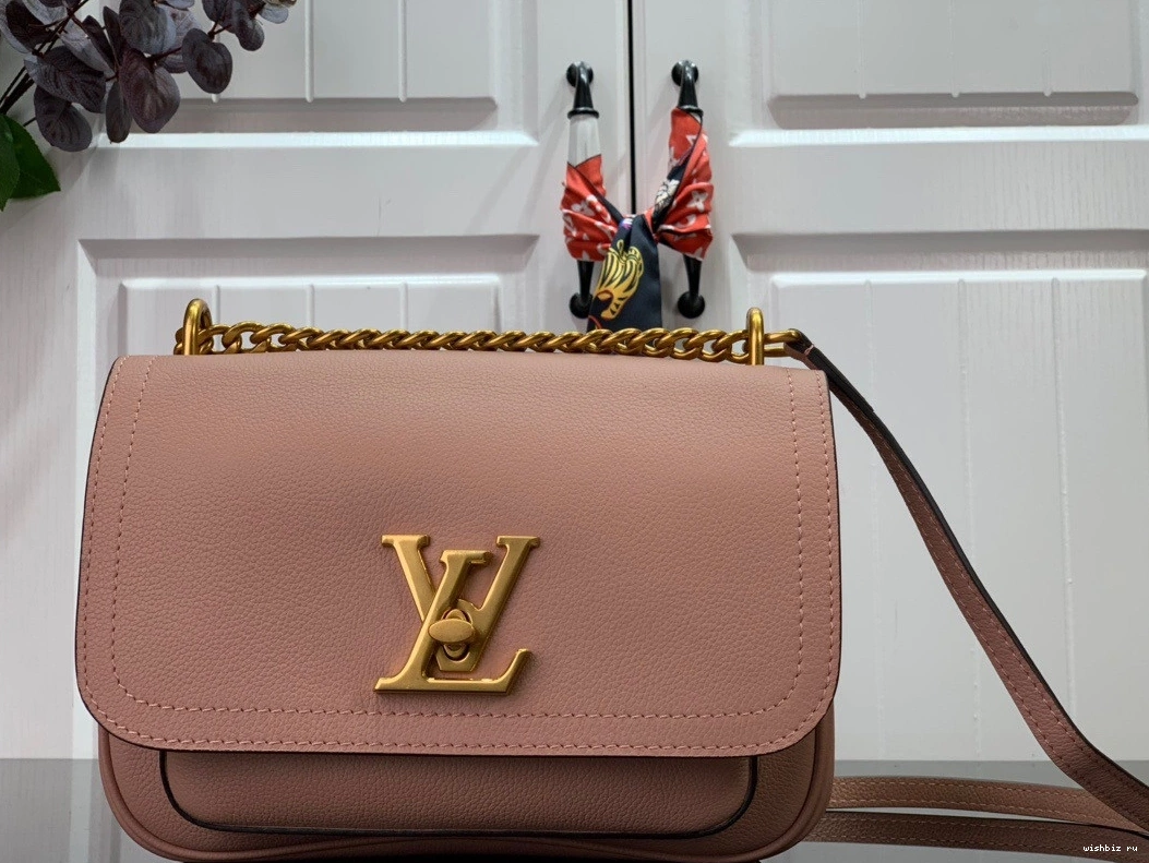 WIS PM CHAIN VUITTON LOCKME LOUIS 1028